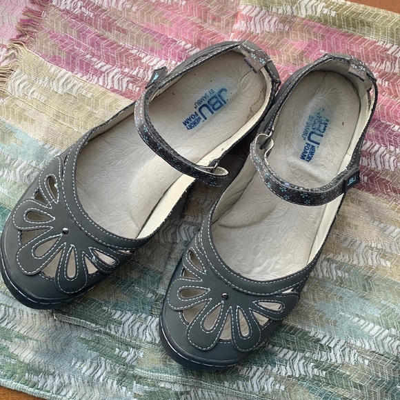 Jambu flats - Picture 1 of 4